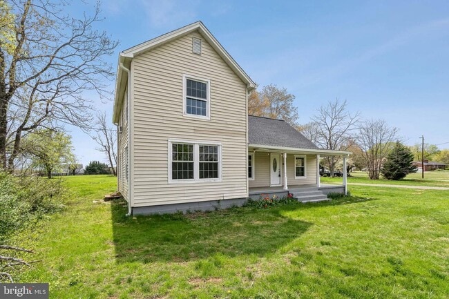 Building Photo - Experience the perfect blend of peaceful country charm and modern comfort in this beautifully ref...