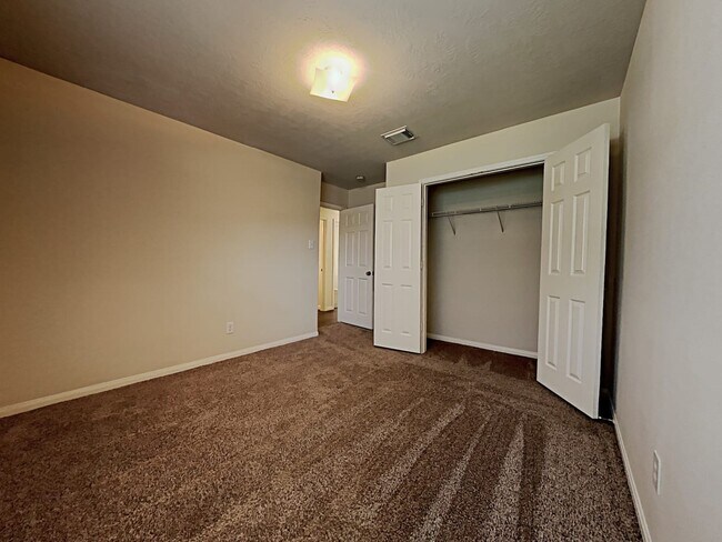 Building Photo - 1014 Redcrest Springs Ct