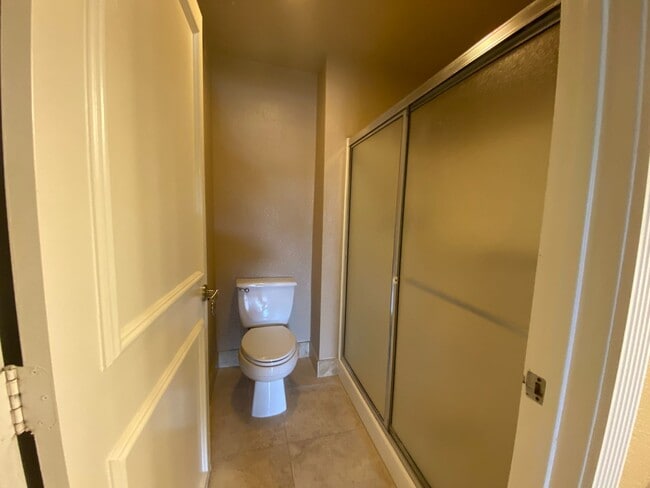 Building Photo - Meridian 2 BDR /2 BATH Luxury Condo - RESO...