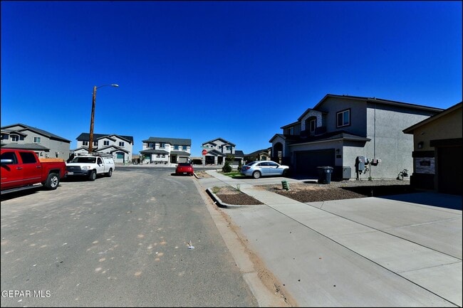 Building Photo - 10716 Drew Pearson Dr