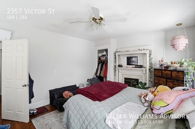 Building Photo - 2357 Victor St