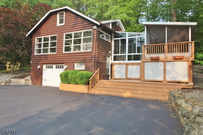 Primary Photo - 56 Rogerene Way