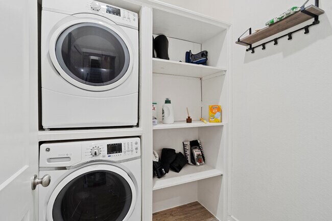 Building Photo - 24742 Levante Dr