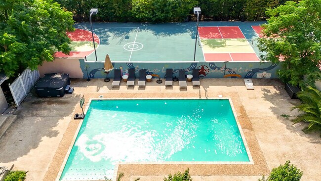 Building Photo - 6605 Countess Adria St