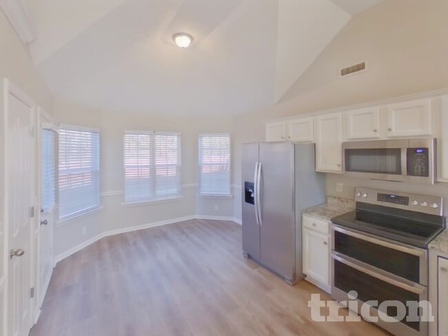 Building Photo - 3415 Hardwood Dr