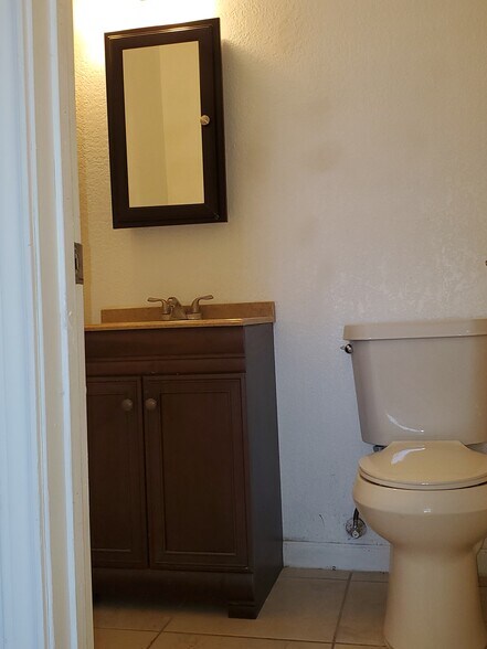 Second full bath - 9140 Timber Path