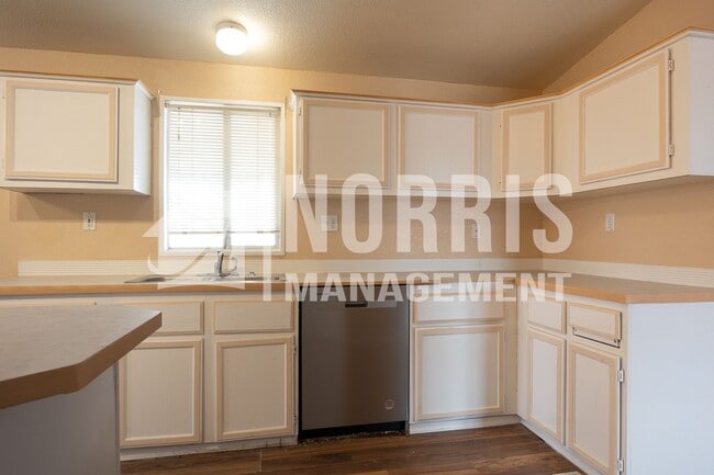 Building Photo - Acreage, NO HOA, So Much Room!