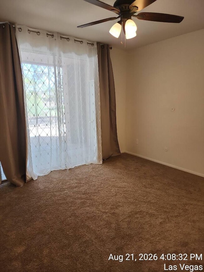 Building Photo - 664 Peachy Canyon Cir