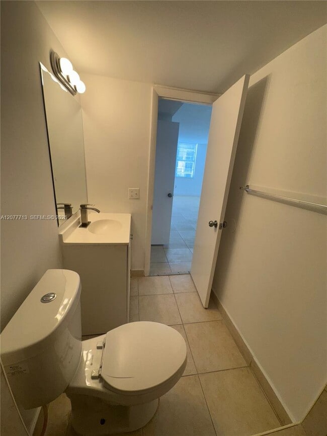 Building Photo - 488 NW 165th St