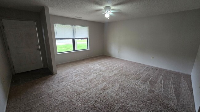 Building Photo - 1292 W Ashley Rd