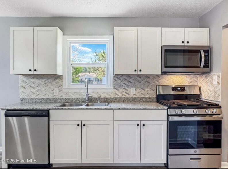 Building Photo - 1602 Forbes Ct