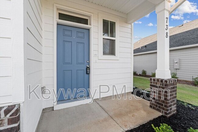 Building Photo - 738 Woodvine Dr