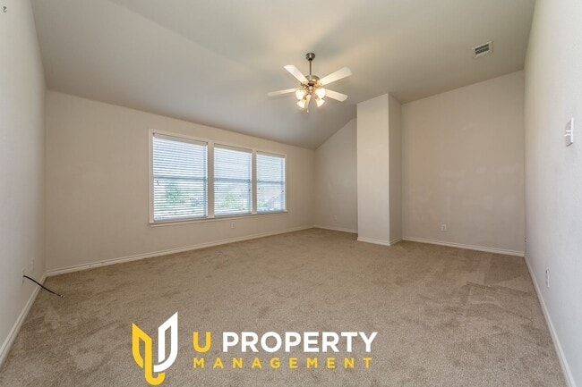 Building Photo - 5425 Smt Vw Dr