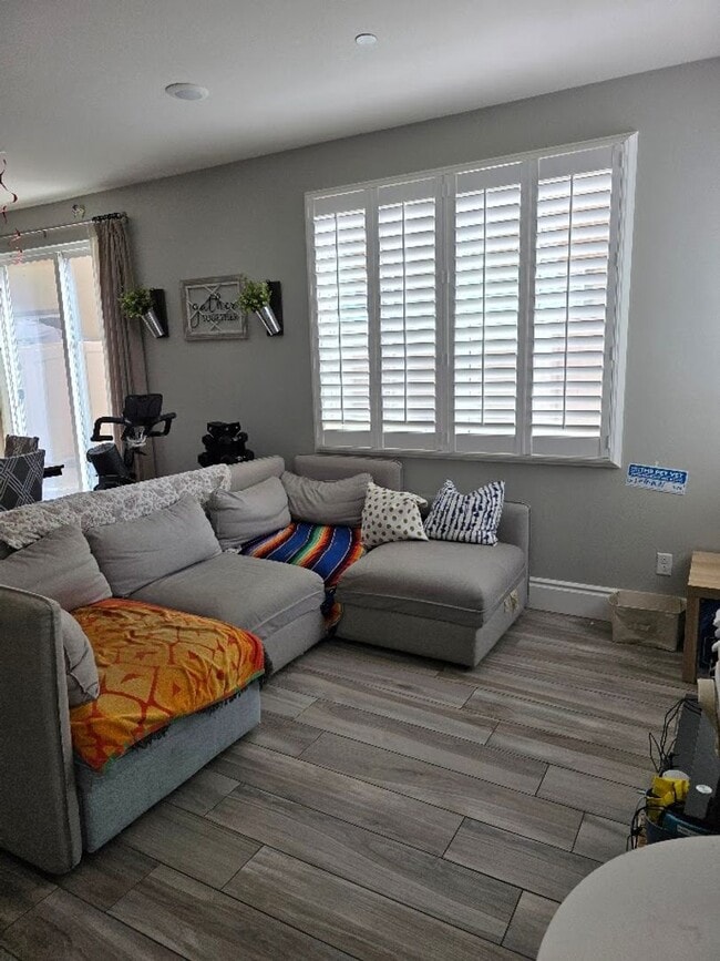 Building Photo - Murrieta 4 Bedroom Townhome with Solar in ...