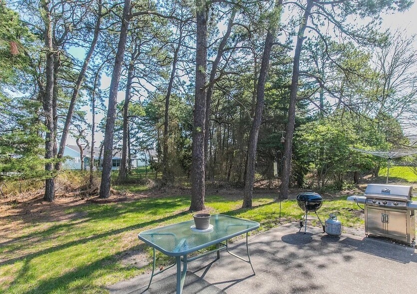 Building Photo - 66 Whitmore Dr