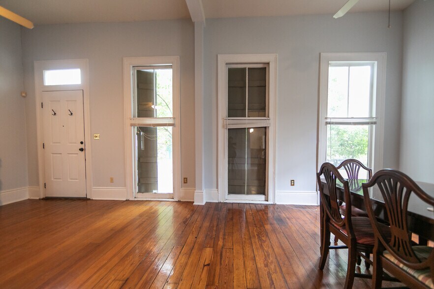 Building Photo - 727 Saint Roch Ave