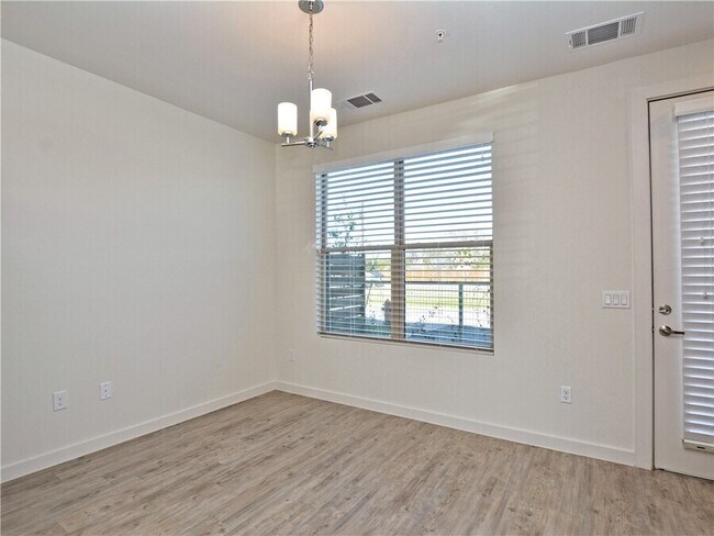 Building Photo - 7805 Cooper Ln