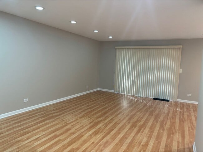 Building Photo - 625 Pheasant Ln