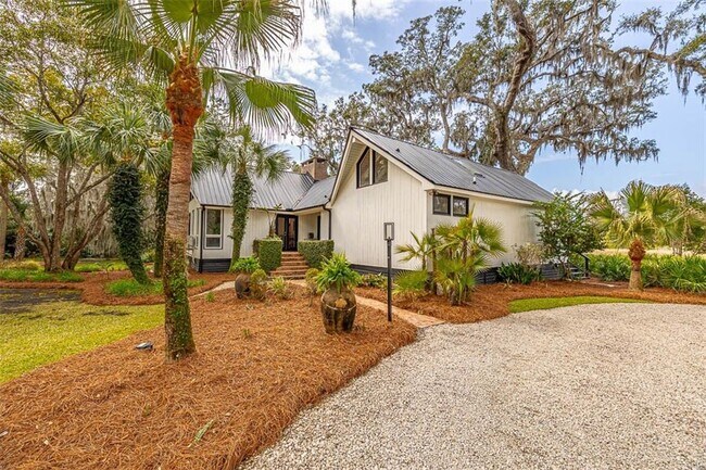Building Photo - 6201 Frederica Rd