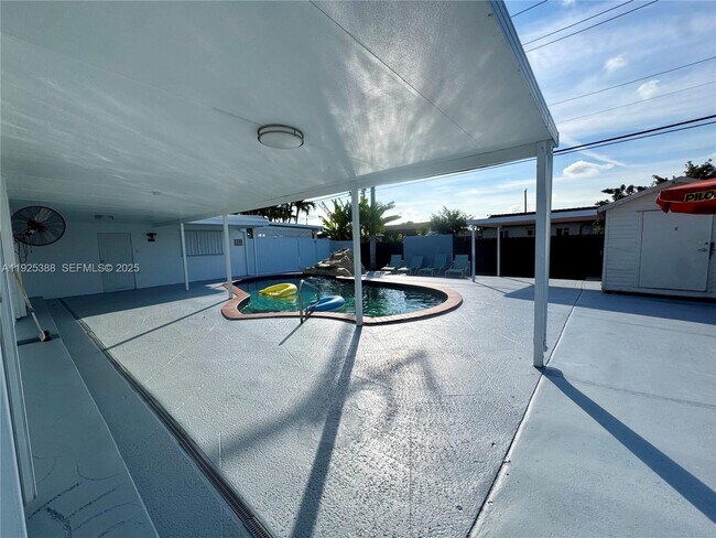 Building Photo - 12812 SW 20th St