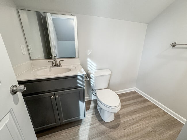 Building Photo - RENOVATED 4 BEDROOM/3 BATH IN VIRGINIA BEACH! READY FOR RENT!!