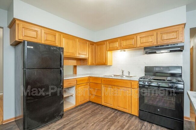 Building Photo - 3934 Oakshire Rd
