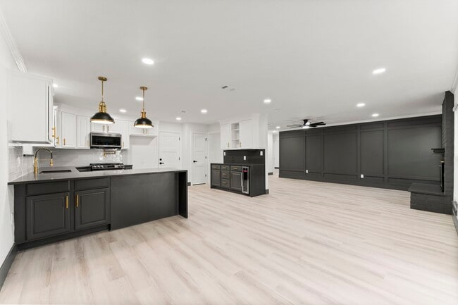 Primary Photo - 26 E Woodtimber Ct