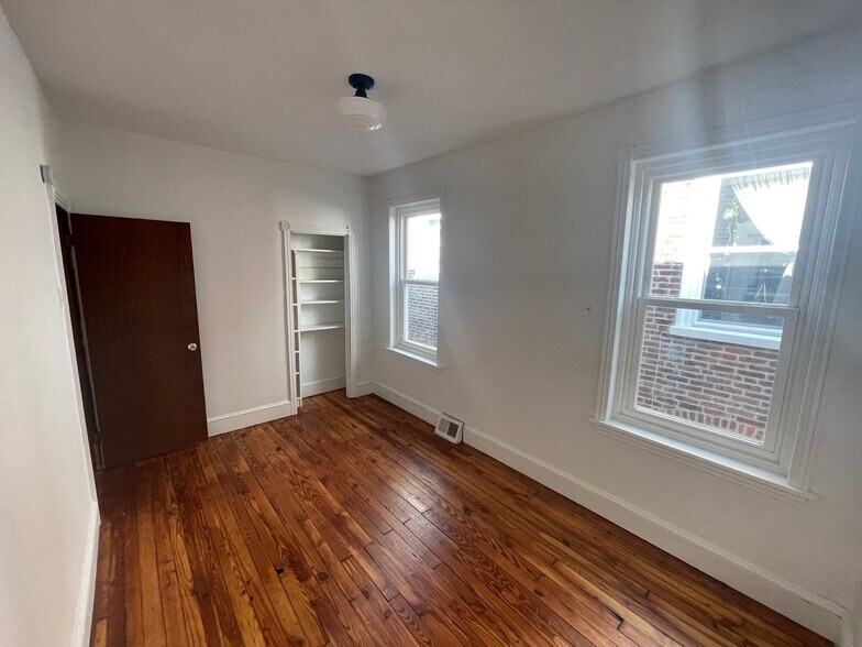 Building Photo - 338 Rector St