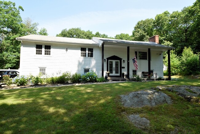 Building Photo - 479 Westfield St