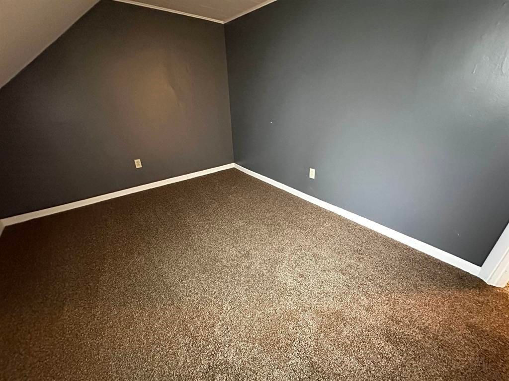 Building Photo - 20 Spring