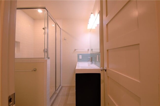 Building Photo - 2509 Givens Ave