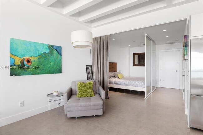 Building Photo - 4925 Collins Ave