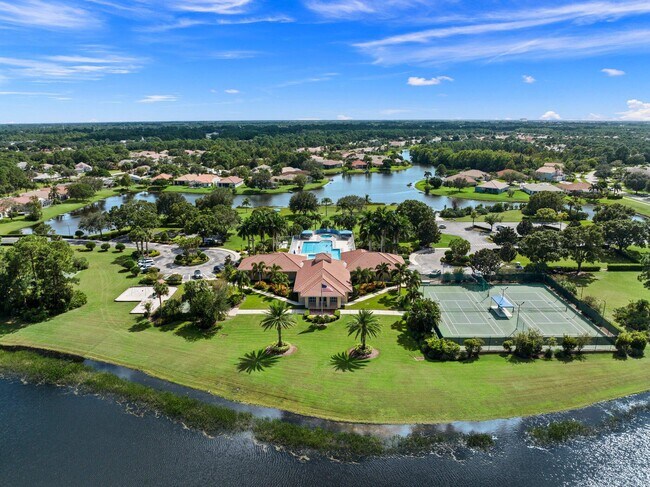 Building Photo - 1594 SW Harbour Isles Cir