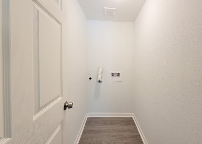 Building Photo - 2810 Forest Oaks Dr