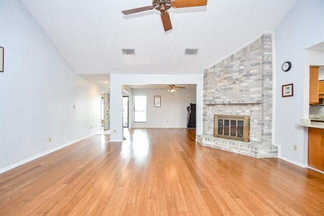 Building Photo - 11902 S Fairhollow Ln