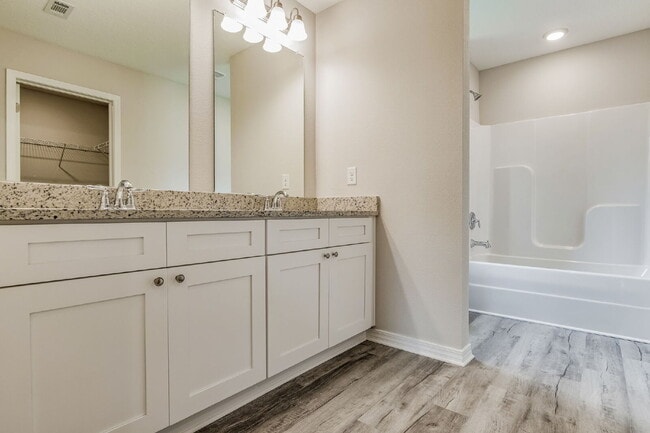Building Photo - Contemporary Living in Milton!