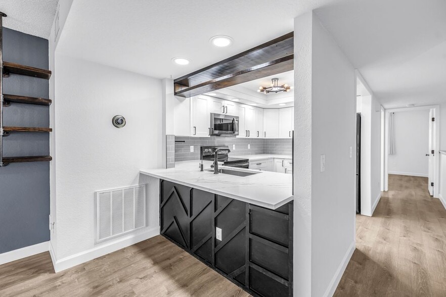 Building Photo - 9613 Tara Cay Ct