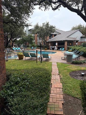 Building Photo - 1720 NE Green Oaks Blvd