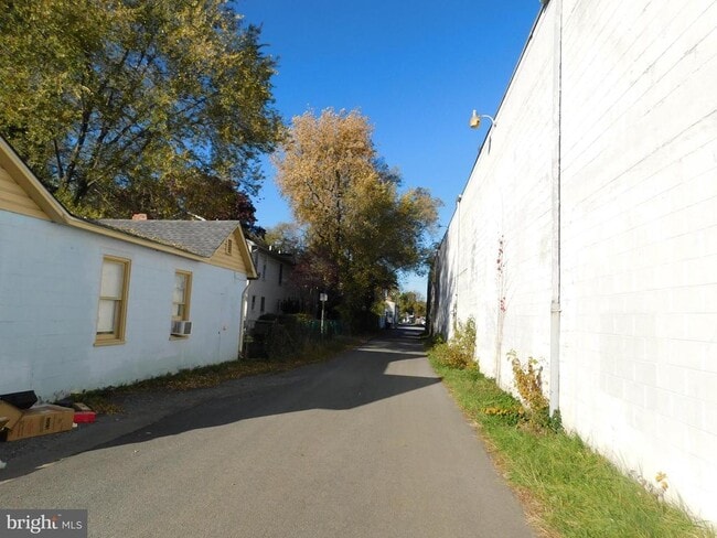 Building Photo - 536 N Loudoun St