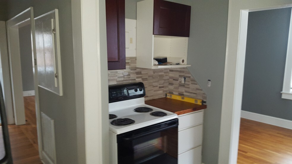 Building Photo - 603 S Washington St