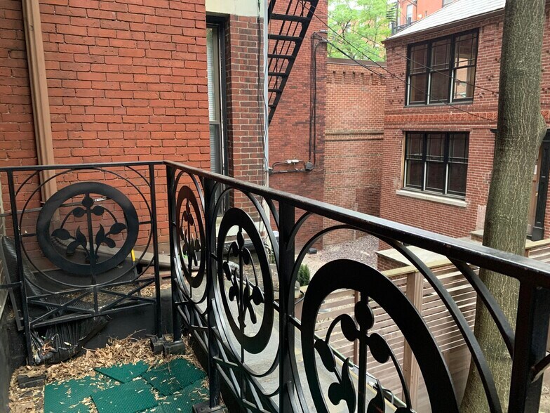 Building Photo - 280 Commonwealth Ave