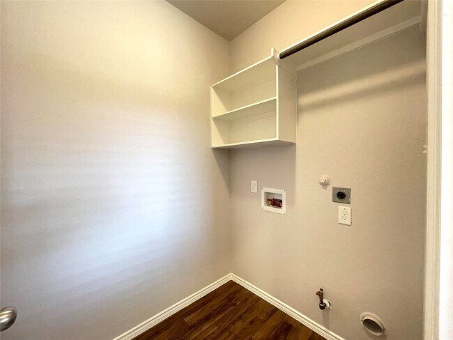 Building Photo - 3238 Aster Mdw Wy