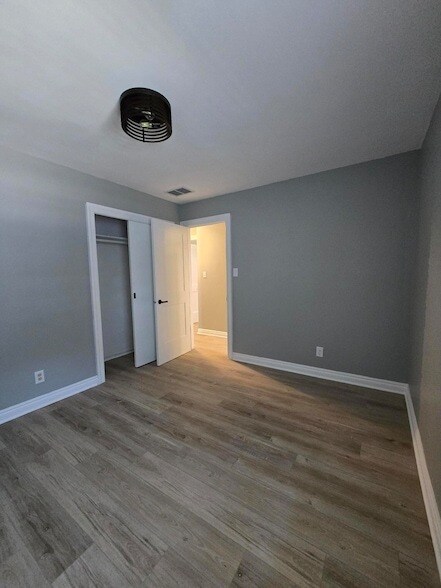 Building Photo - 5423 Stone Ave