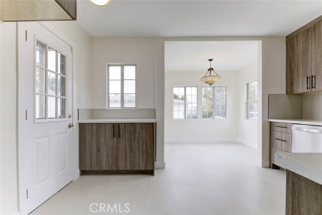 Building Photo - 6622 Varna Ave