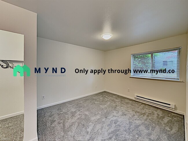 Building Photo - 9805 Avondale Rd NE