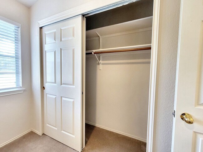 Building Photo - Charming 3BD/2BA Home with Spacious Backyard in Cedar Park