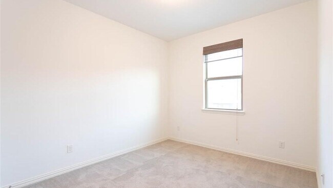 Building Photo - 7209 Huckleberry Dr