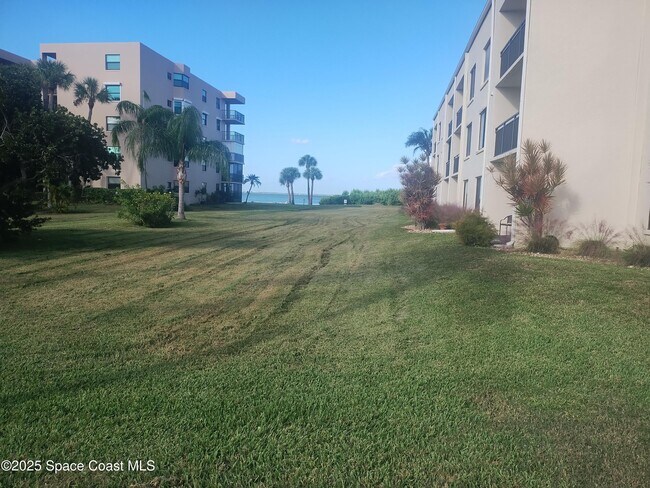 Building Photo - 200 International Dr