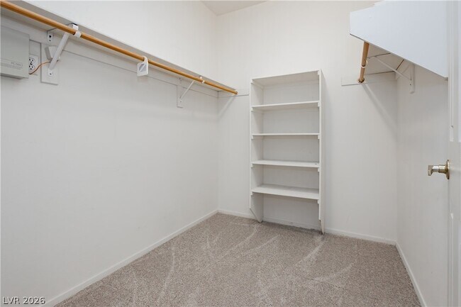 Building Photo - 301 Pine Haven St