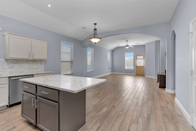 Building Photo - 5219 Rosehill Ridge Ct